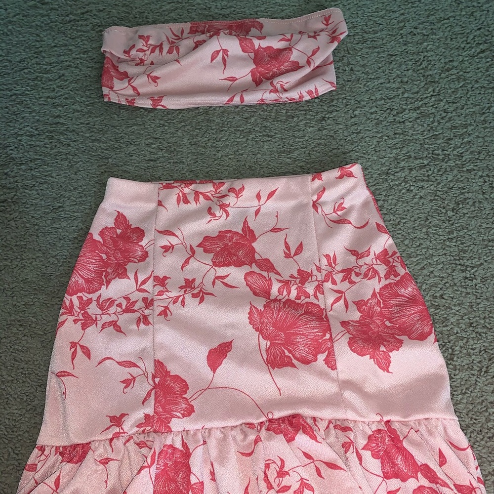 SKIRT AND CROP TOP SET